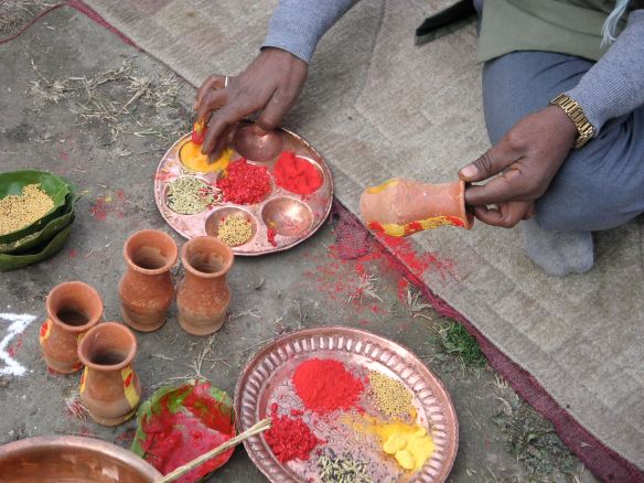 Decorating ceremonial pots